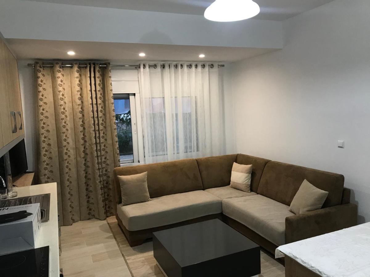 Garden Apartment *