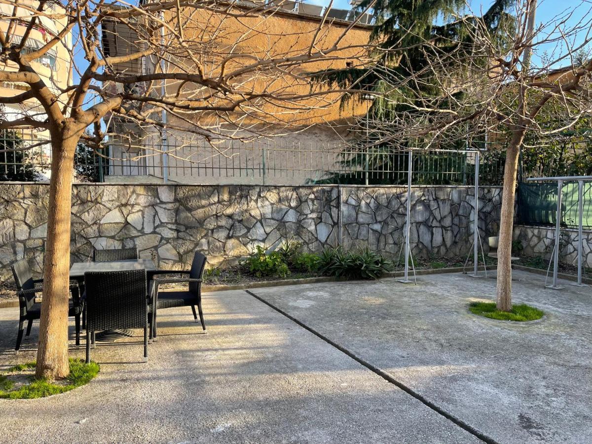 Apartment Garden Sarande